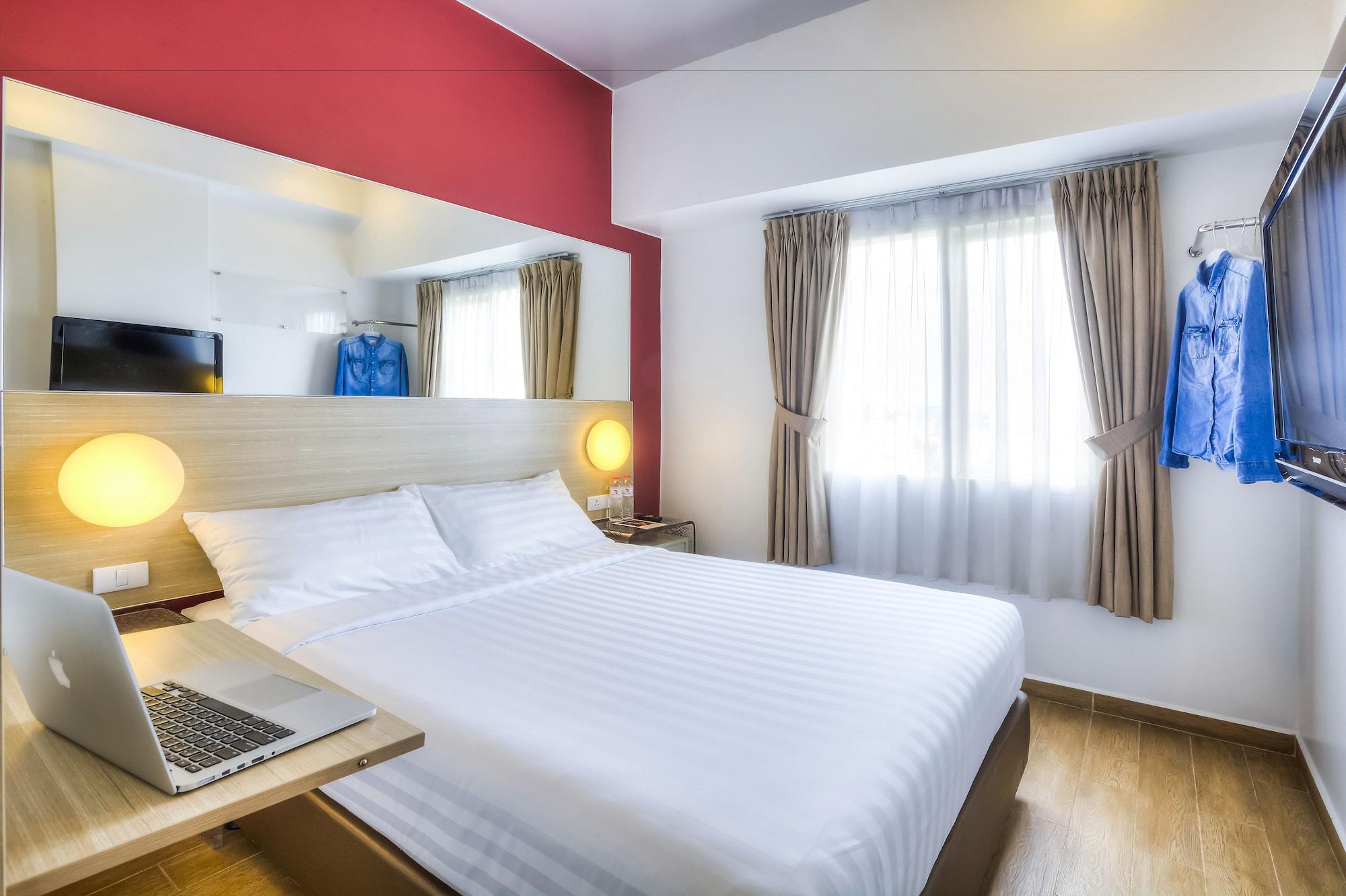 Red Planet Hotel