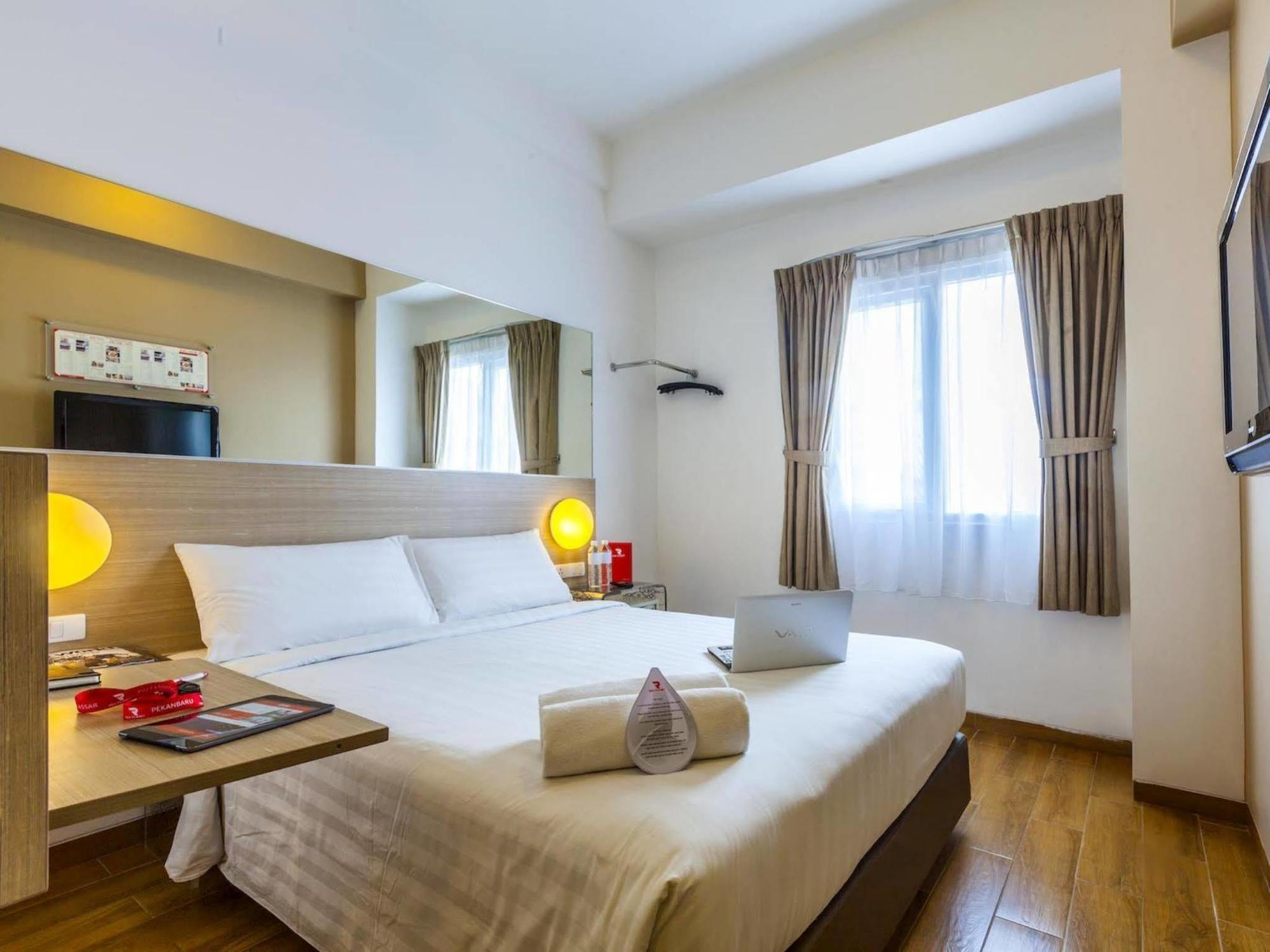 Red Planet Hotel